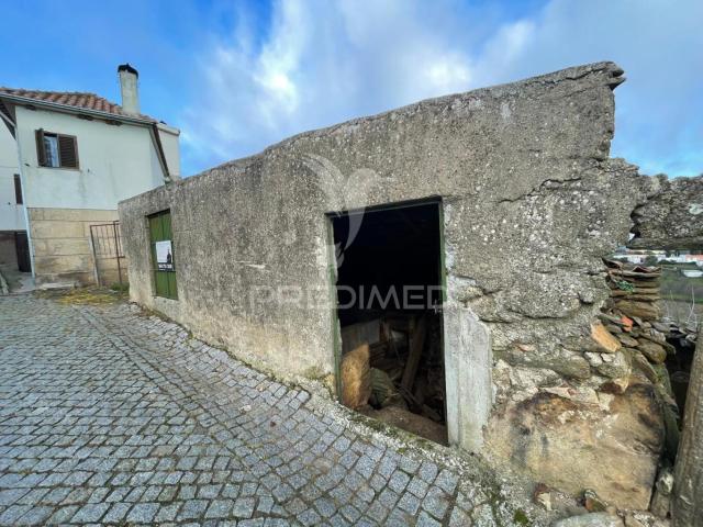Armazém venda em Guarda, Meda