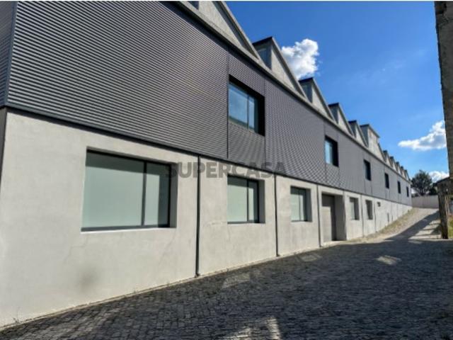 Armazém venda em Vila Nova de Famalicão, Braga