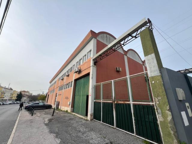 Armazém venda em Via Rara, Santiago Dos Velhos