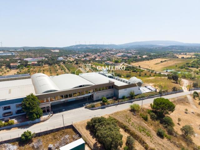 Armazém venda em Beltroa, Ourém
