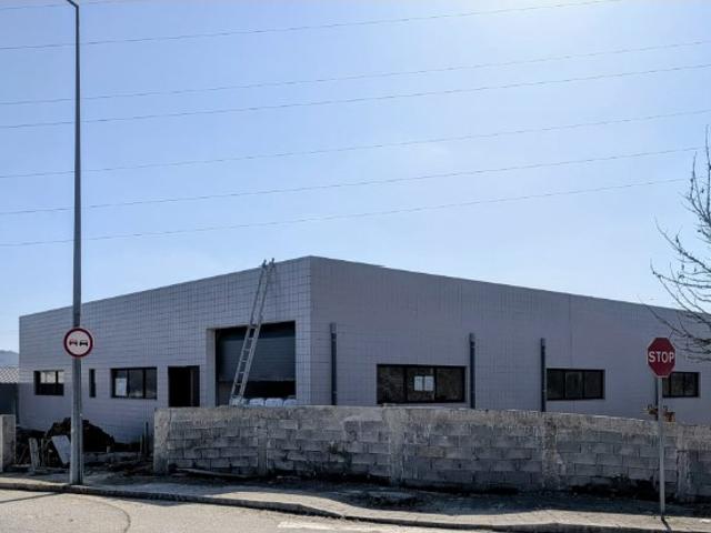 Armazém alugar em Valongo, Alfena
