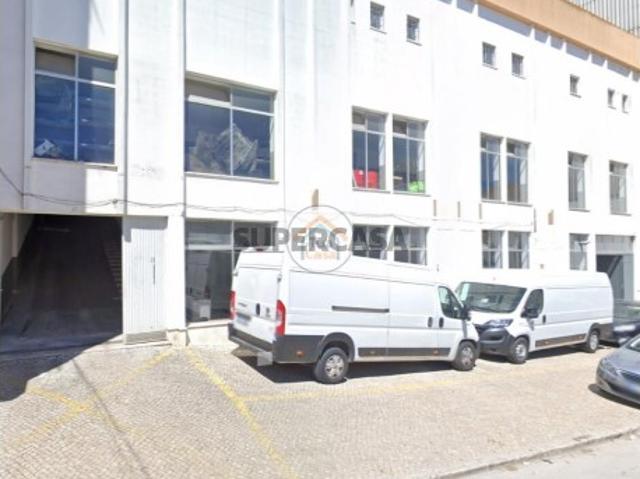 Armazém venda em Seixal, Bairro dos Corticeiros