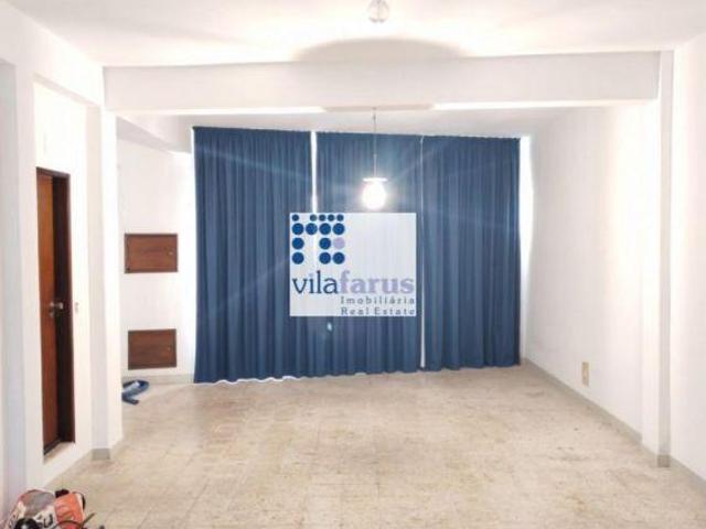 Armazém alugar em Faro