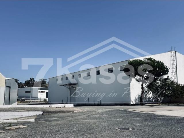 Armazém alugar em Sarge, Torres Vedras