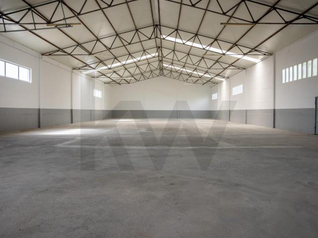 Armazém alugar em Vilar do Paraíso, Vila Nova De Gaia