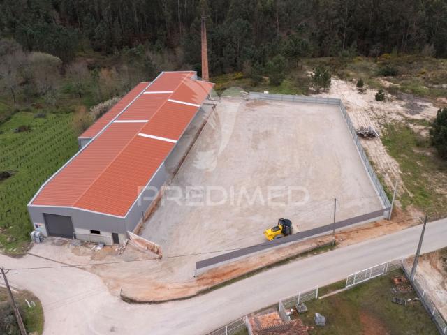 Armazém alugar em Leiria