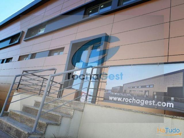 Armazém alugar em Vila Nova De Gaia, Porto