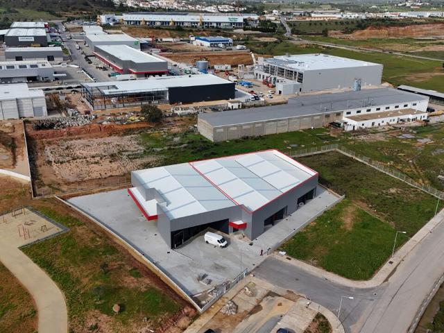 Armazém alugar em Faro