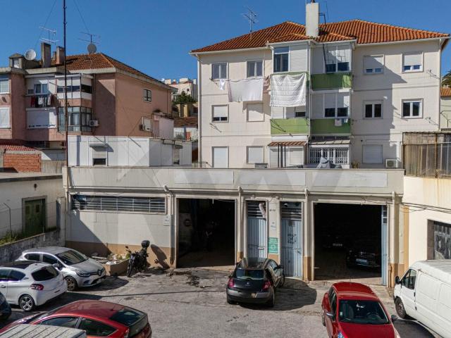 Armazém venda em Casal do Chapim, Odivelas