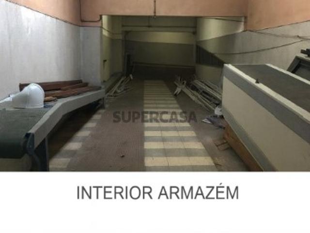 Armazém venda em Lisboa