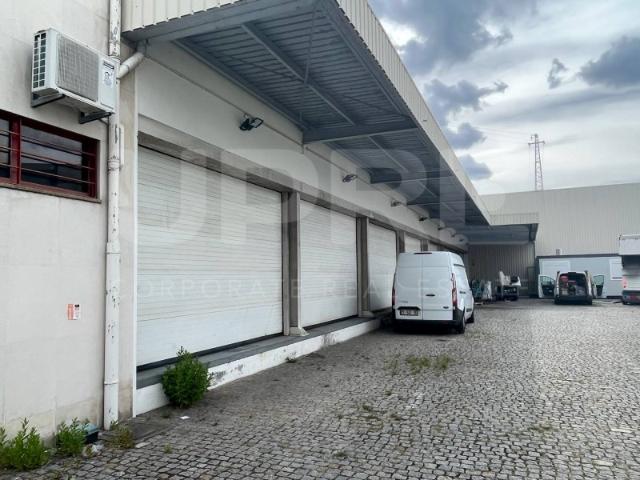 Armazém alugar em Maia, Porto