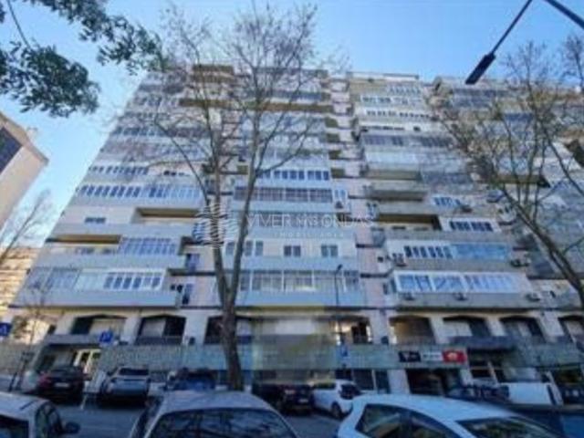 Armazém venda em Lisboa