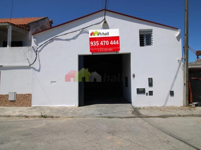 Armazém alugar em Alto Do Seixalinho, Bairro 25 de Abril