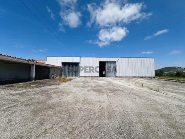 Armazém venda em Vilãs, Mafra