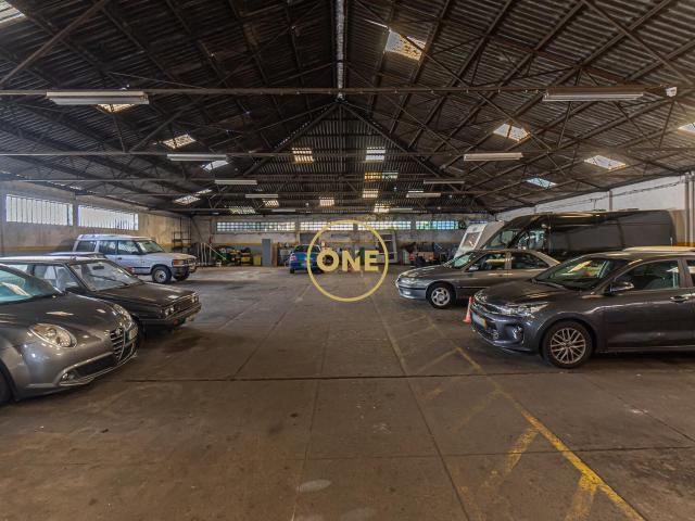 Armazém alugar em Porto