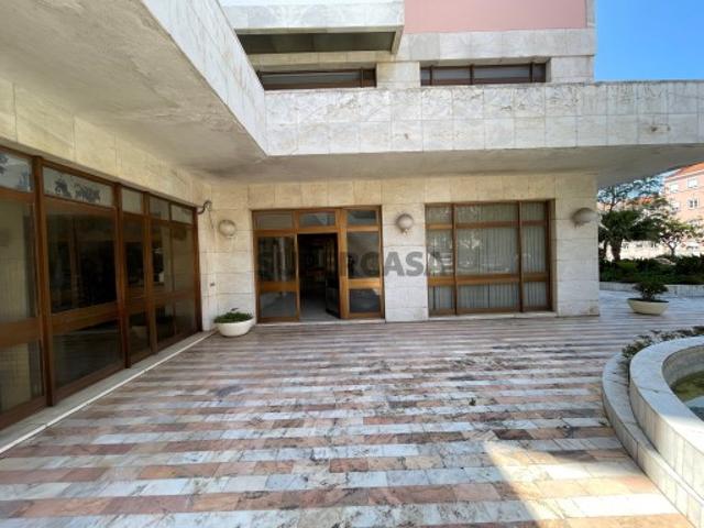 Armazém venda em Lisboa