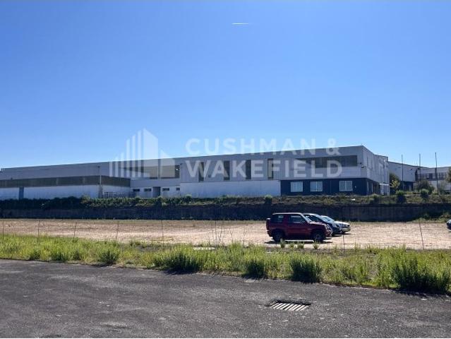 Armazém alugar em Vila Nova De Cerveira, Viana Do Castelo