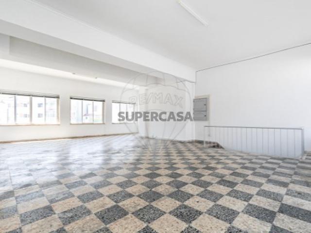 Armazém venda em Ajuda, Lisboa