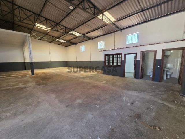 Armazém venda em Alcains, Castelo Branco
