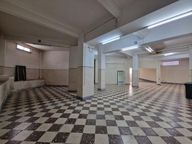 Armazém alugar em Lisboa