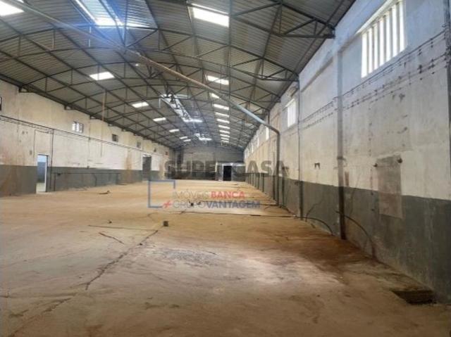 Armazém venda em Santarém