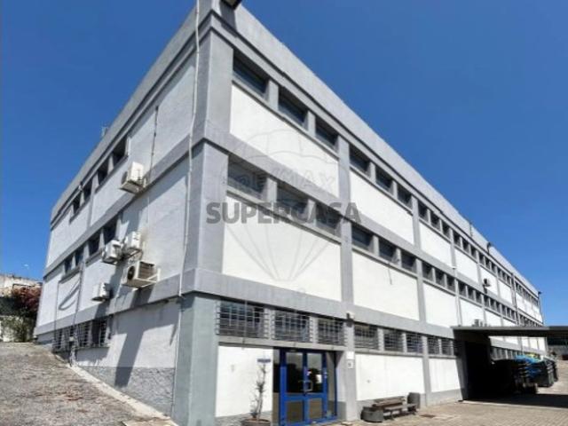Armazém venda em Lisboa