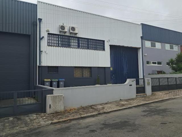 Armazém alugar em Vila Nova De Gaia, Porto