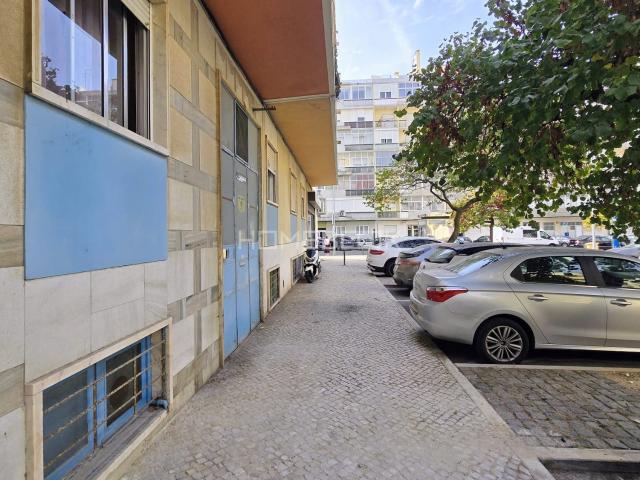 Armazém venda em Lisboa