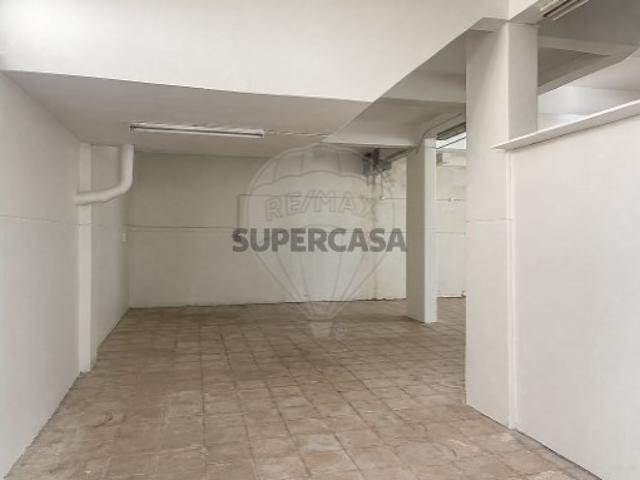 Armazém venda em Monte Abraão, Massamá e Monte Abraão