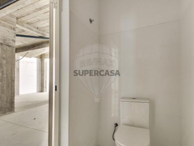 Armazém venda em Lisboa