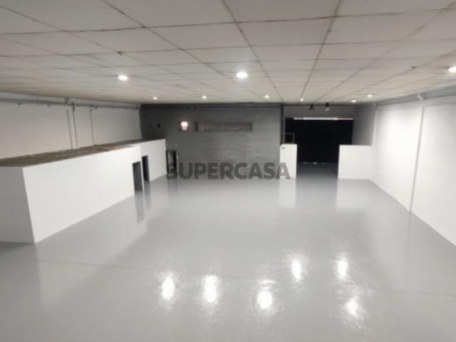 Armazém venda em Porto