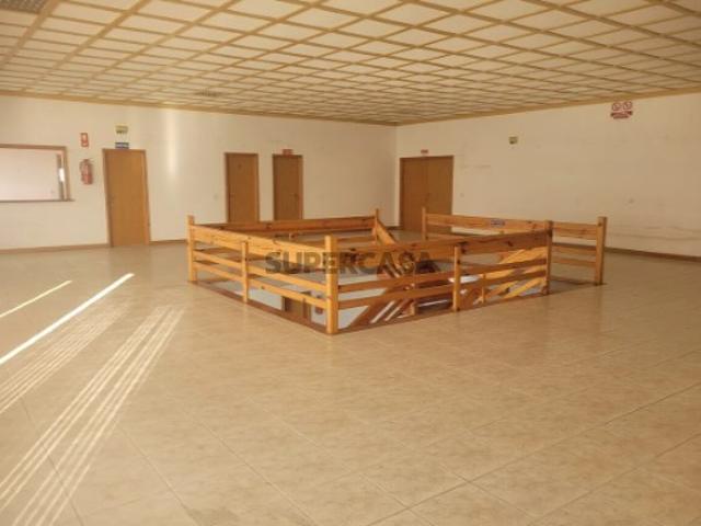 Armazém venda em Poiares (Santo André), Vila Nova De Poiares