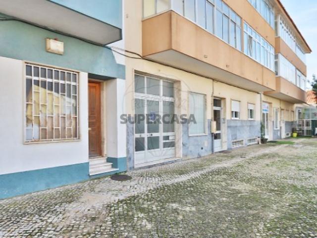 Armazém venda em Oeiras, Lisboa