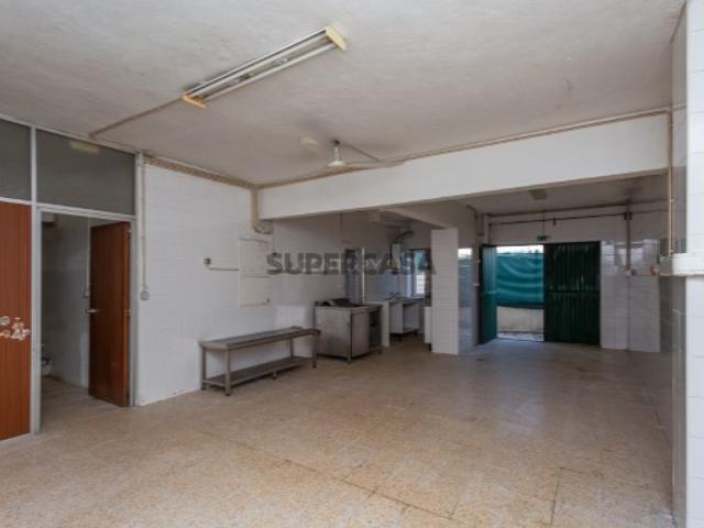 Armazém venda em Casal do Privilégio, Odivelas