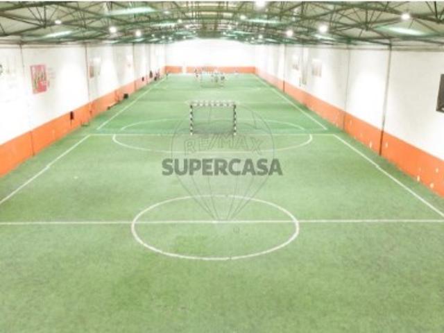 Armazém venda em Santiago Dos Velhos, Lisboa