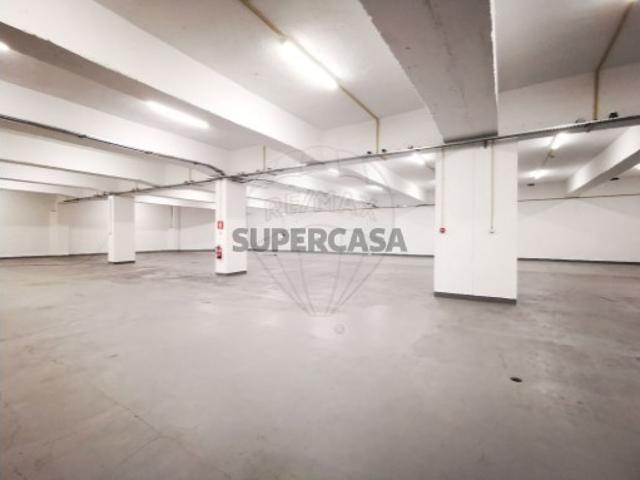 Armazém venda em Santiago Dos Velhos, Lisboa