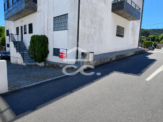 Loja venda em Selho (São Cristóvão), Guimarães
