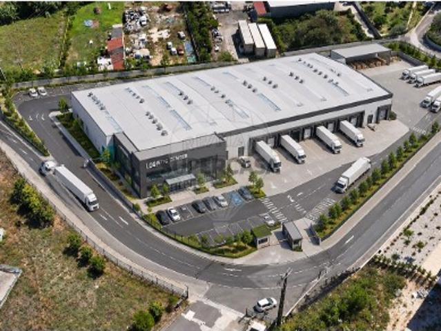 Armazém venda em Venda do Pinheiro e Santo Estêvão das Galés, Mafra