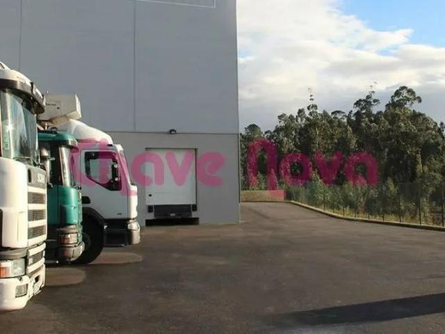 Armazém alugar em Vila Nova De Gaia, Porto