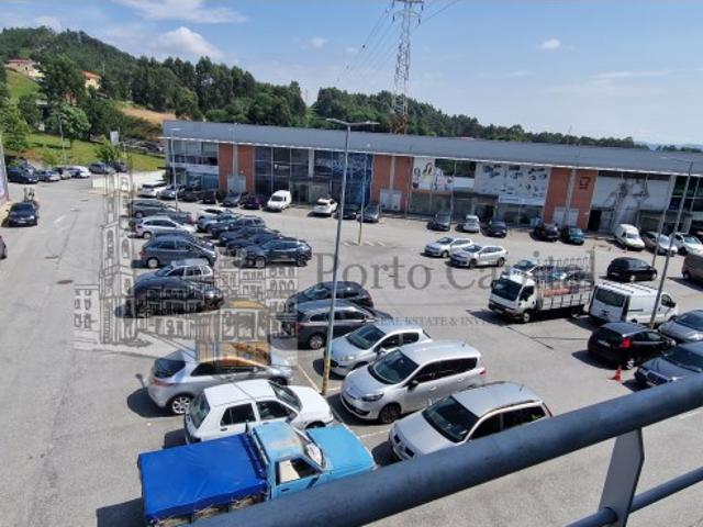 Armazém alugar em Valongo, Gandra