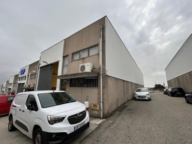 Armazém alugar em Valongo, Ermesinde