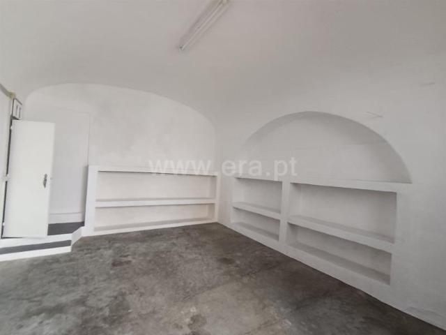 Armazém venda em Évora