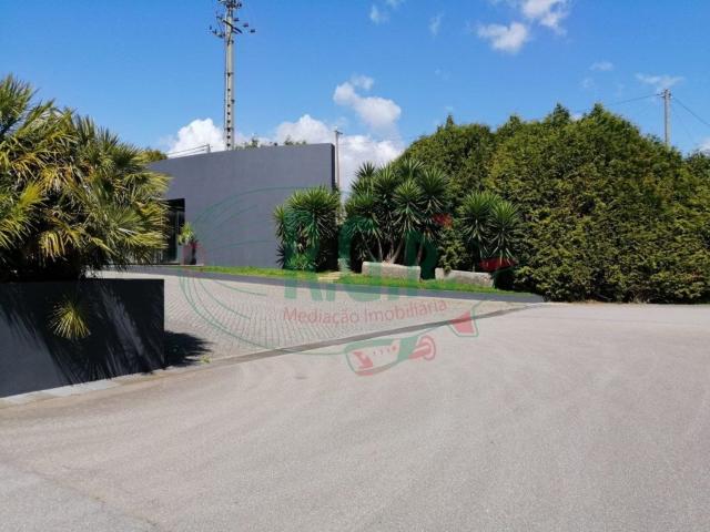 Armazém alugar em Coelheira, Gondomar