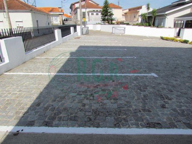 Armazém alugar em Silveirinhos, Gondomar