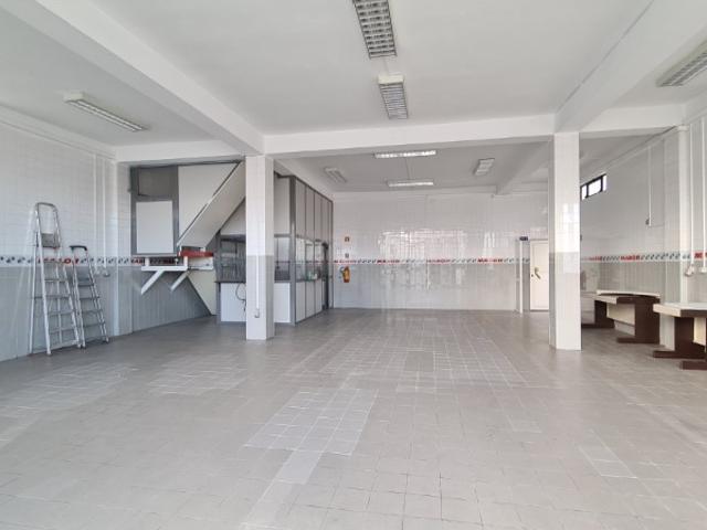 Armazém alugar em Quinta Lobateira, Fernão Ferro