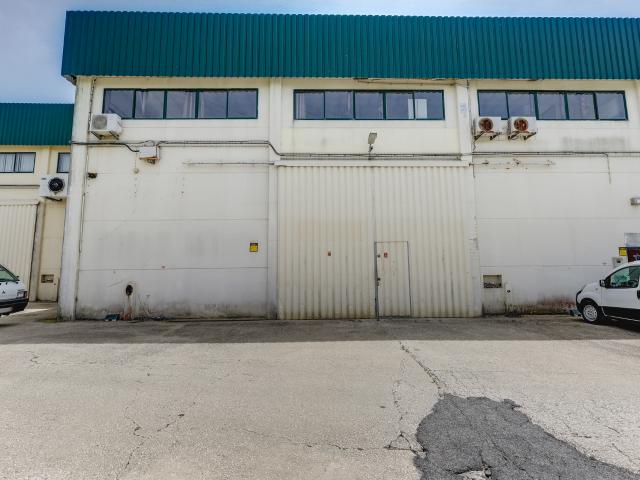 Armazém alugar em Quintanilho, Vialonga