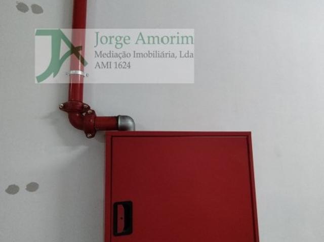 Armazém alugar em Vila Nova De Gaia, Porto