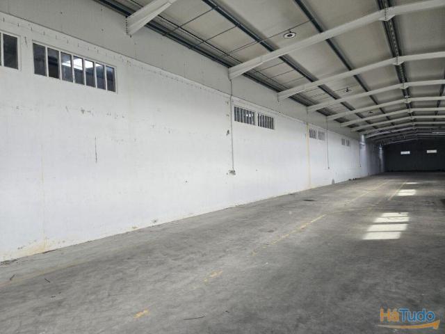 Armazém alugar em Batalha, Leiria