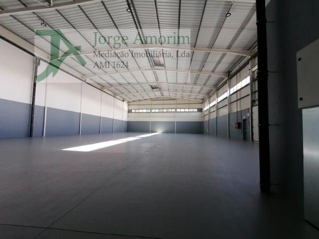 Armazém alugar em Vila Nova De Gaia, Porto