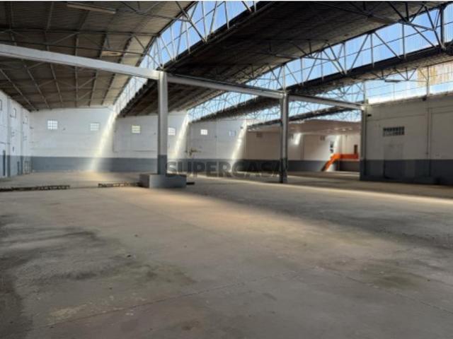 Armazém venda em Alcanena, Santarém